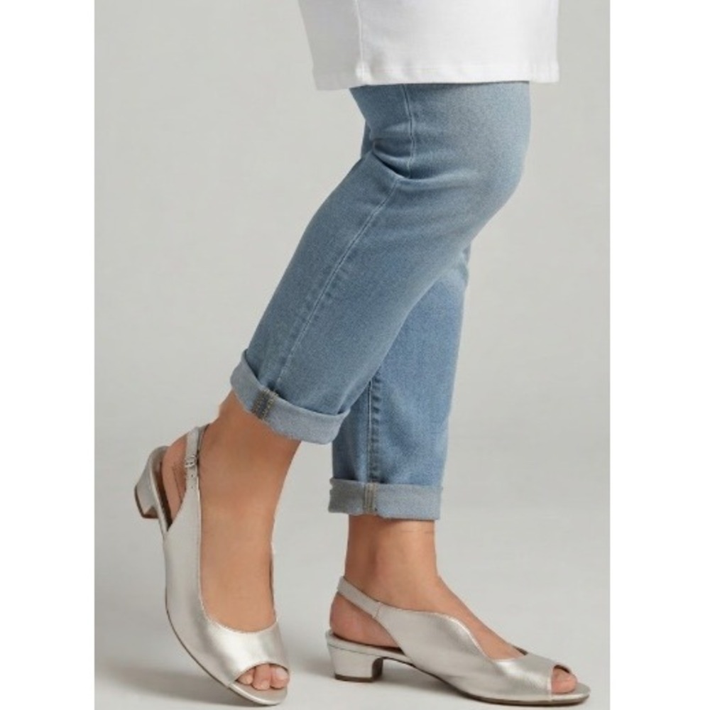 Soft Style Hush Puppies Metallic Silver Peep Toe Slingback Sandals Size 11W